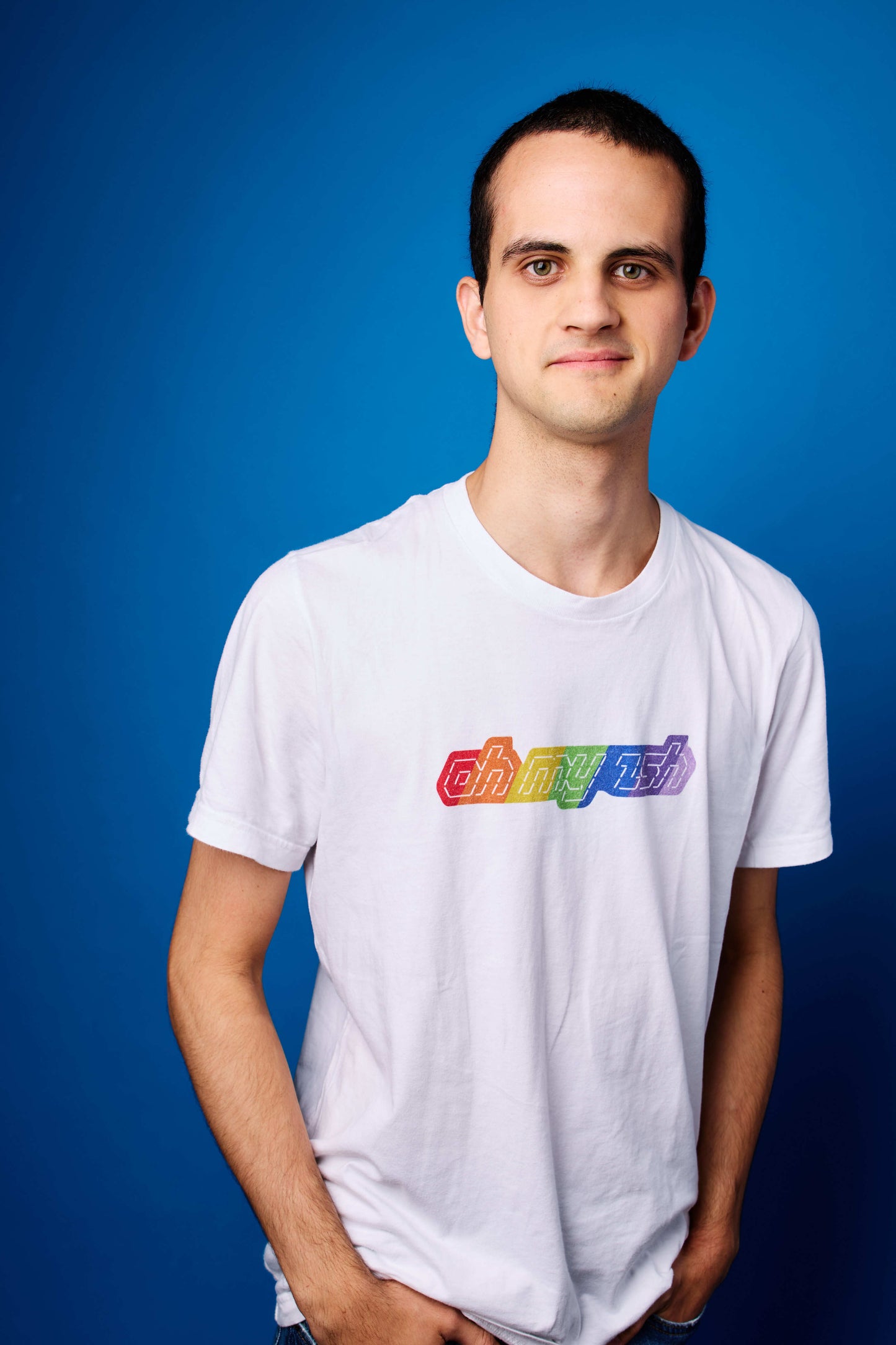 Oh My Zsh ASCII shirt (rainbow on white)